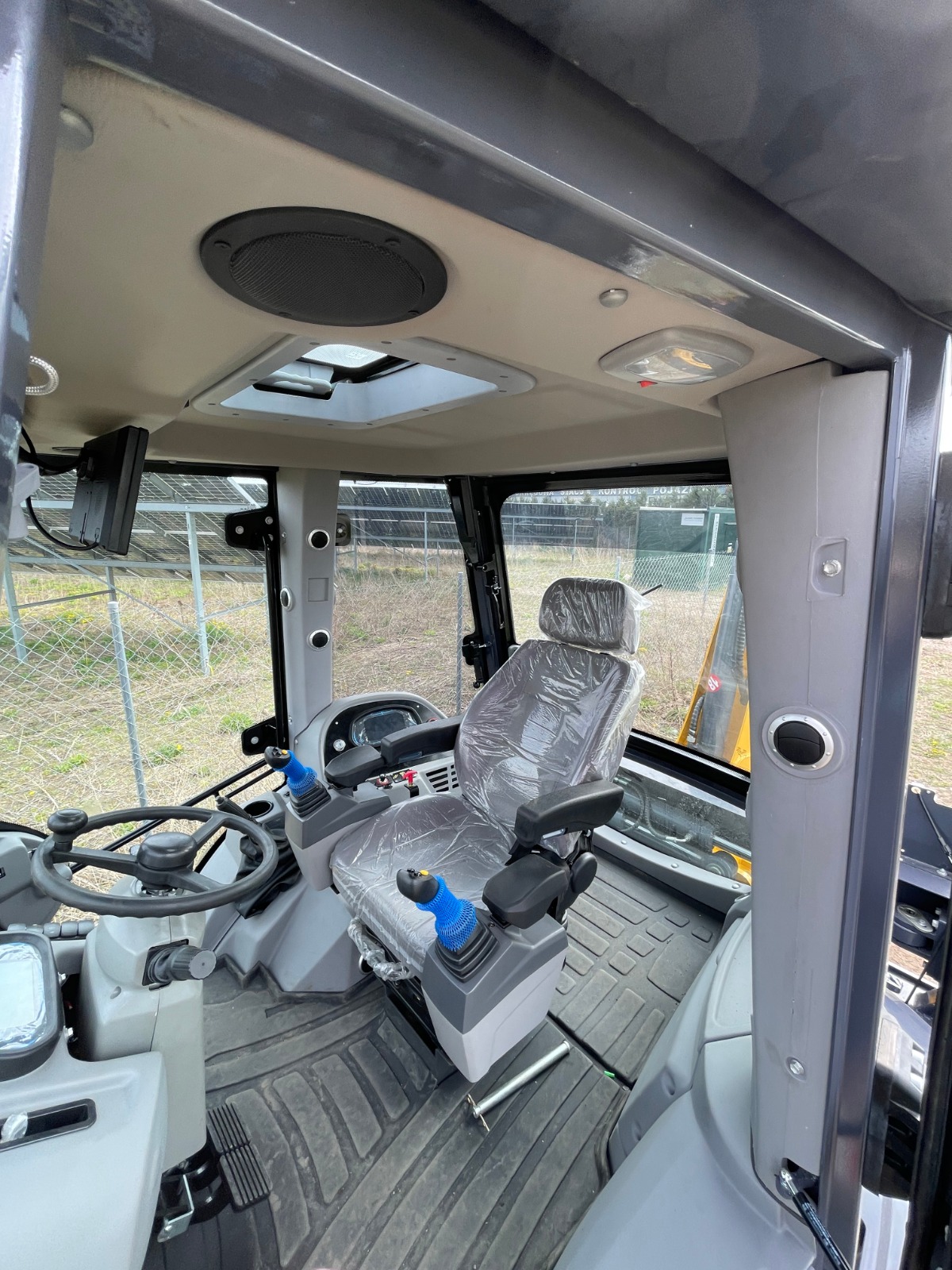 Baggerlader GG30BC + Transport nach Hauseㅤ