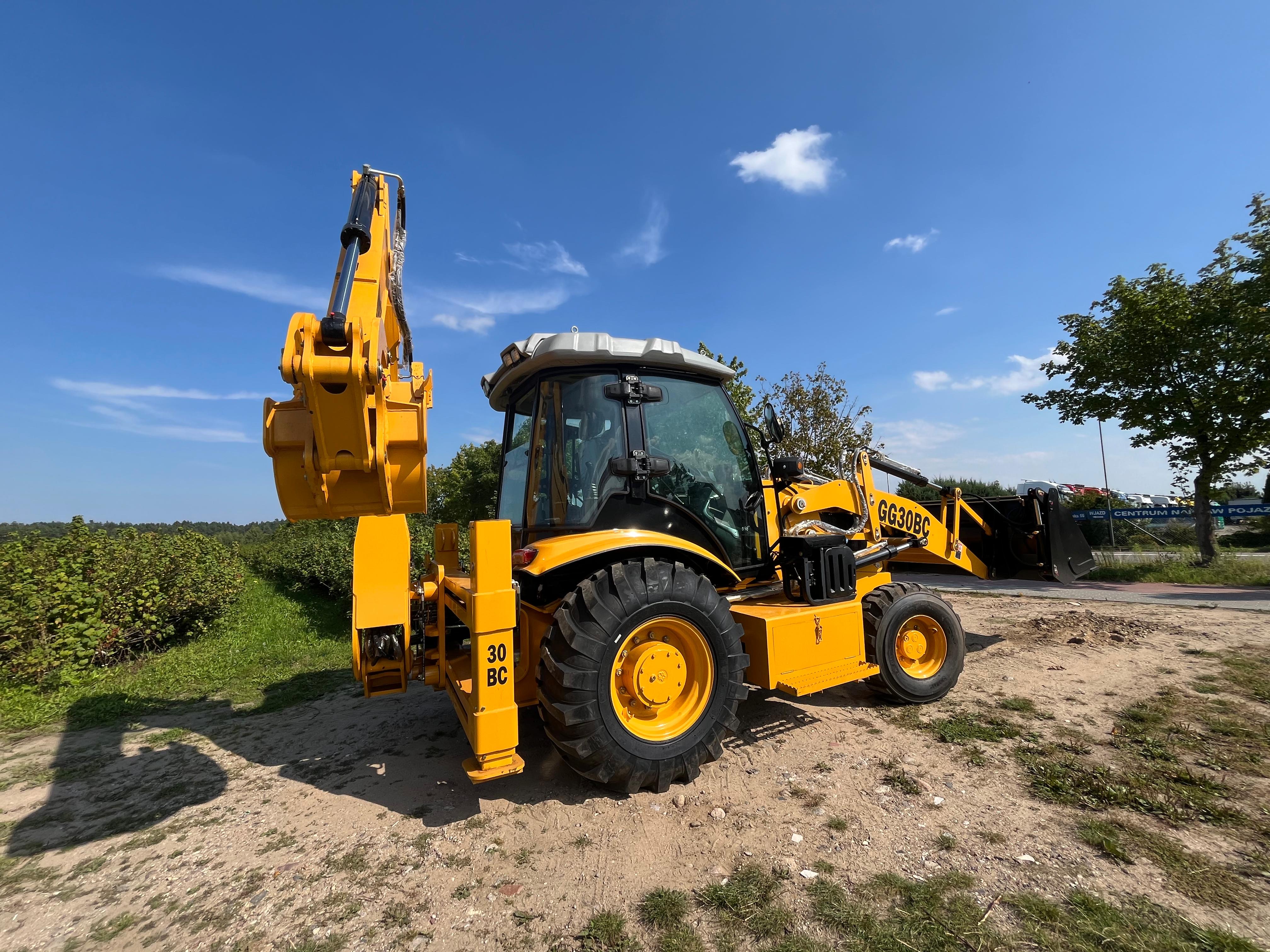 Baggerlader GG30BC + Transport nach Hauseㅤ