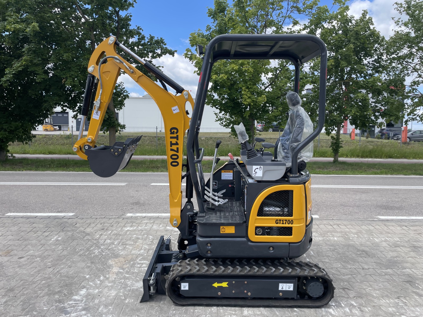 GT1700
