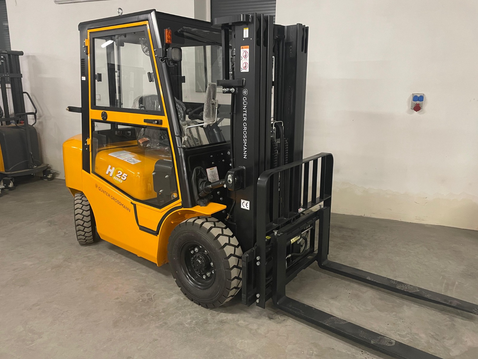2.5TON – 4,5M – KABINE